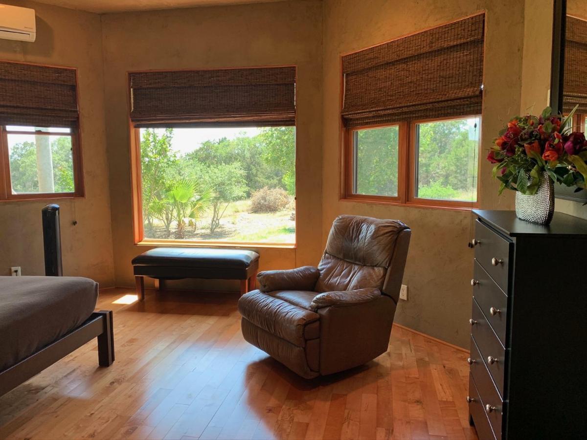Villa Scenic Hill Country Retreat - Rhino Ranch New Braunfels Exterior foto